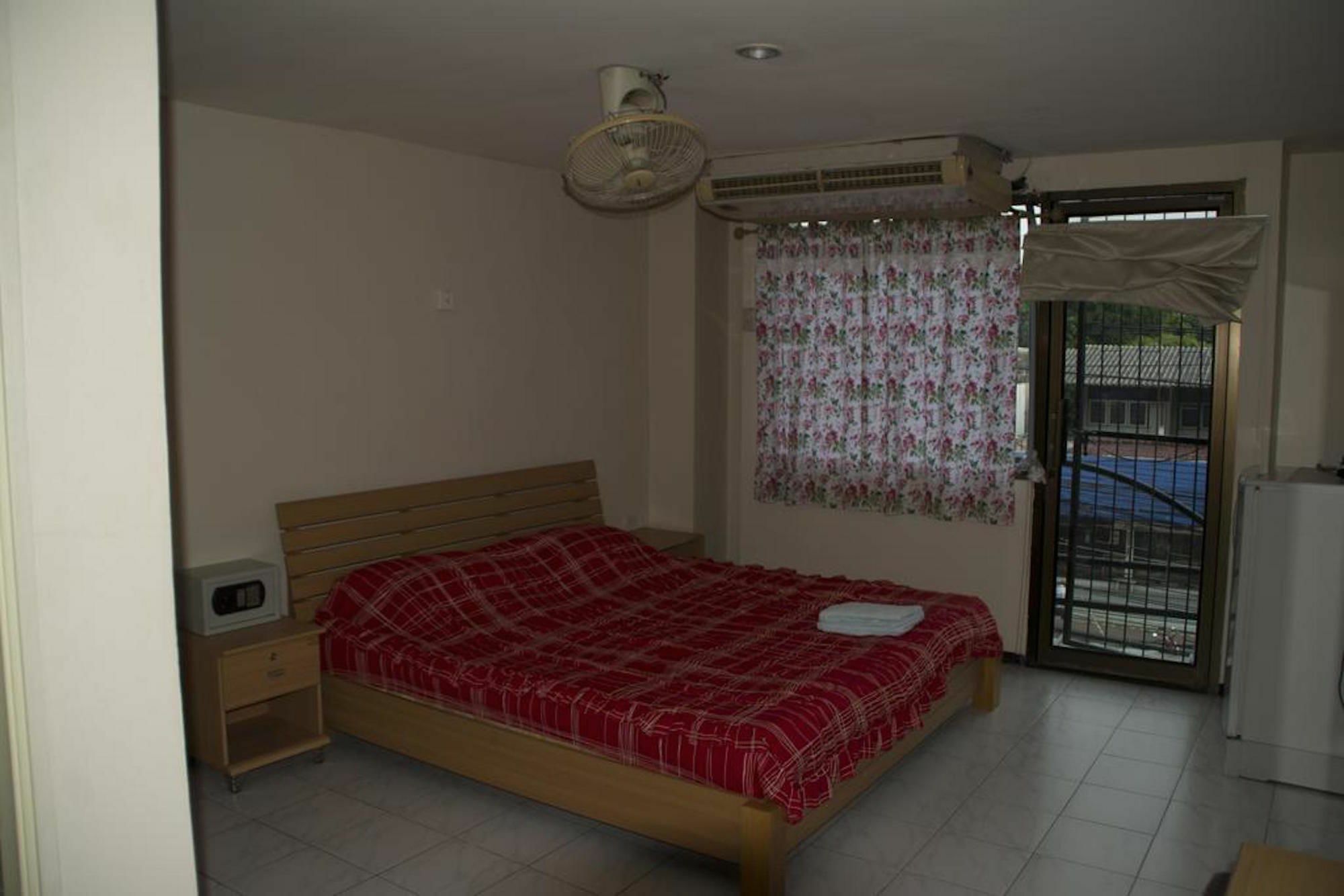 Ryan'S Bar Hotell Pattaya Eksteriør bilde